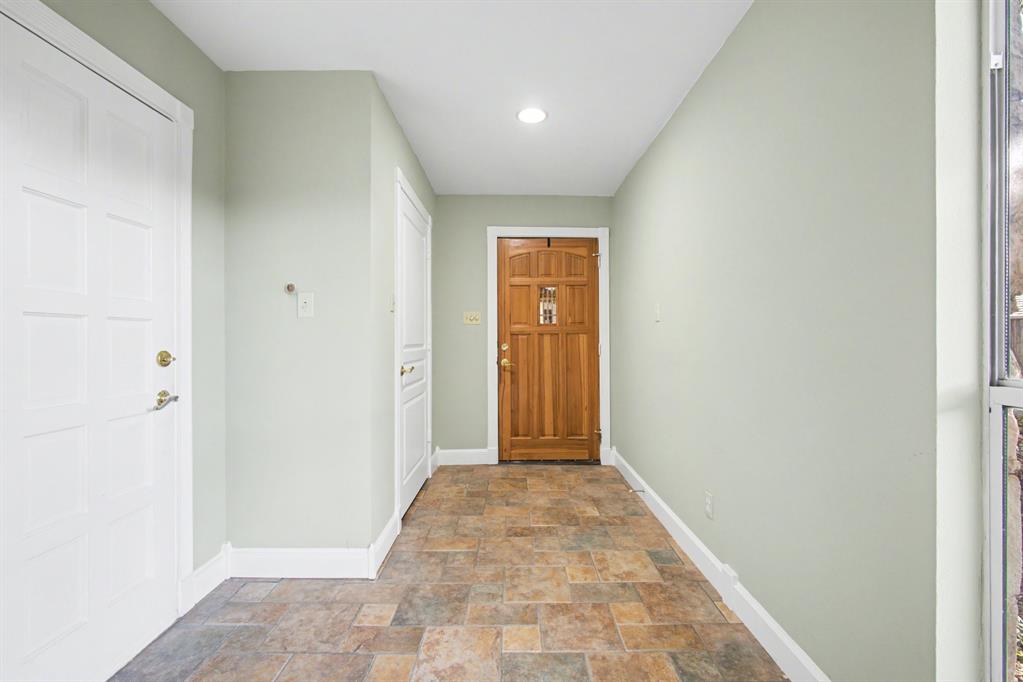 COUNTRY PLACE - Residential