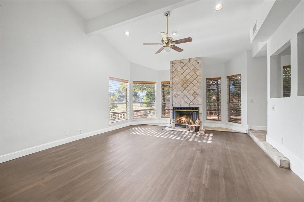 COUNTRY PLACE - Residential