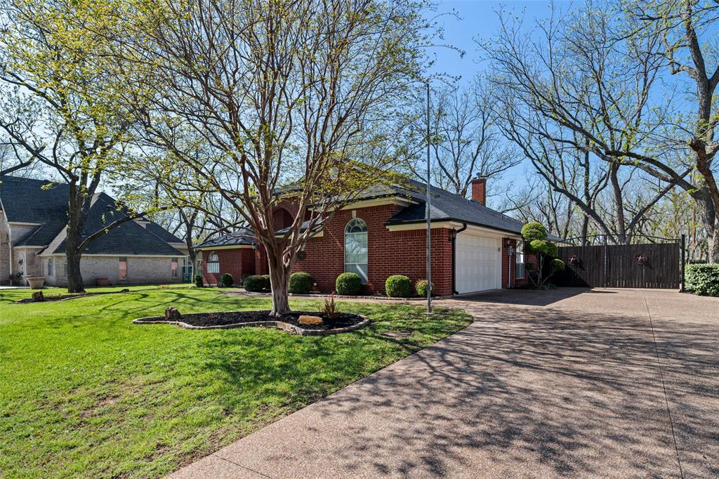 8609 Ravenswood Road