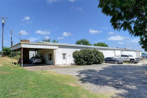 1092 W Highway 199 Springtown TX 76082