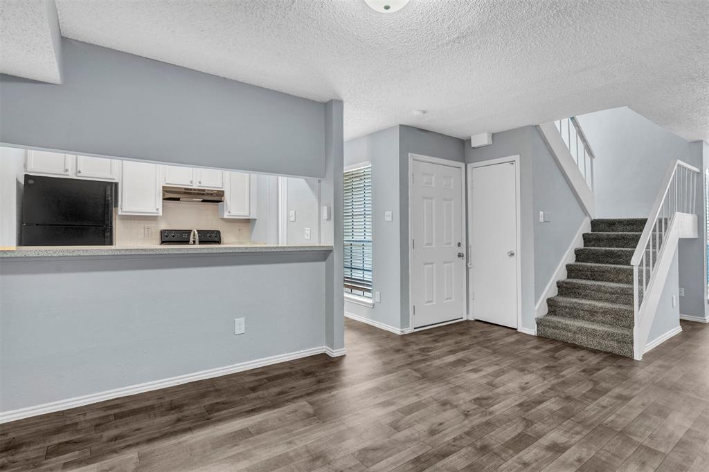 Springtree Crossing Condos - Residential