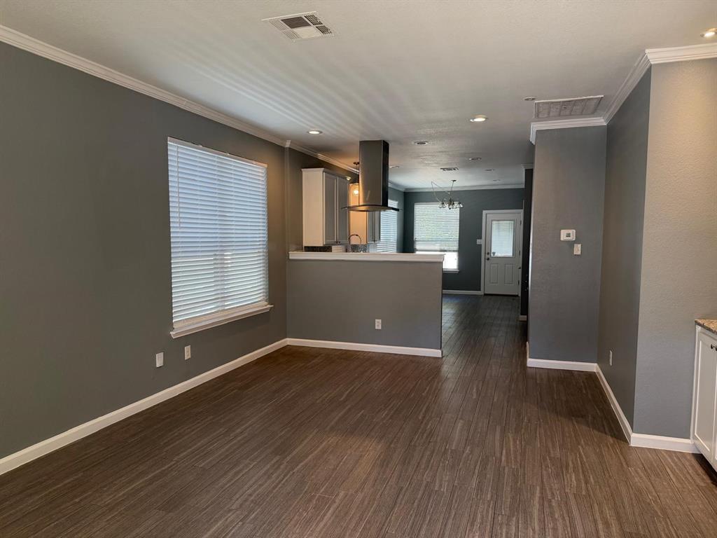 10105 Lexington Drive