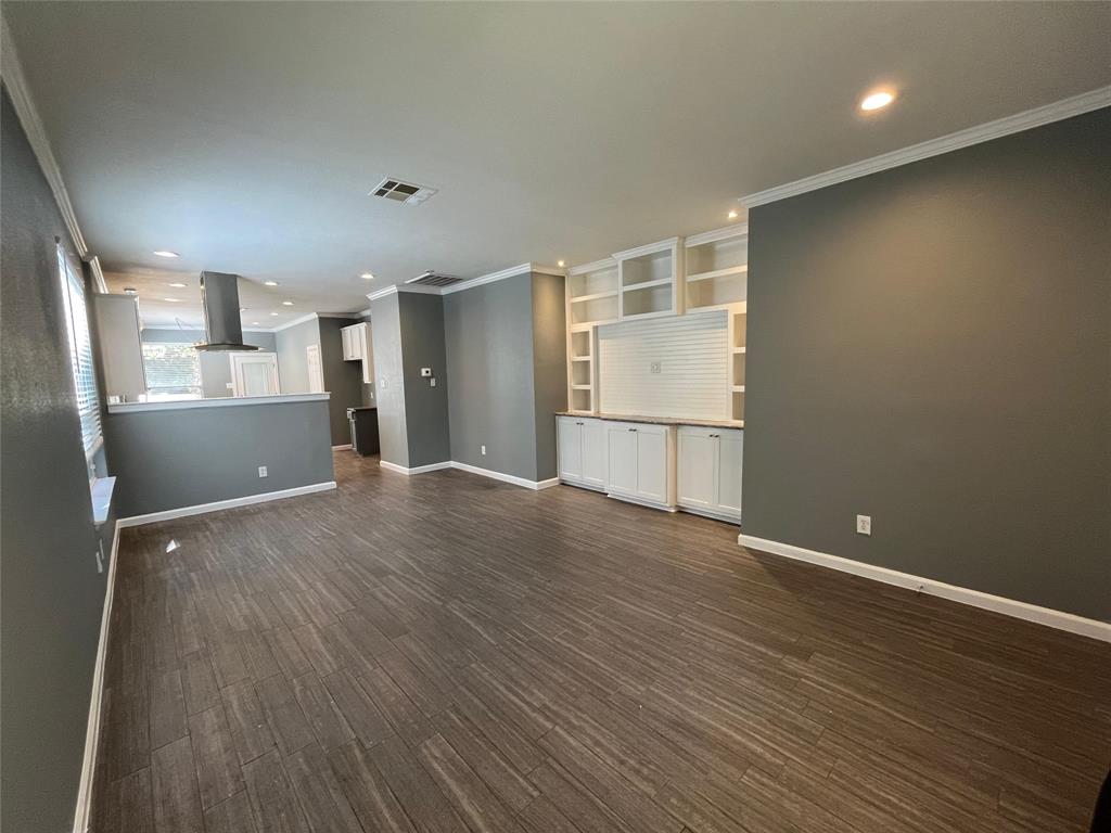 10105 Lexington Drive