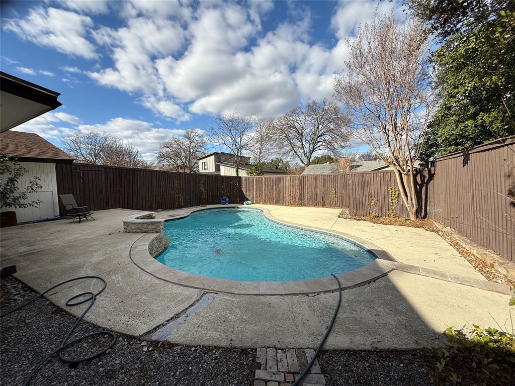 2926 Forest Hills Lane