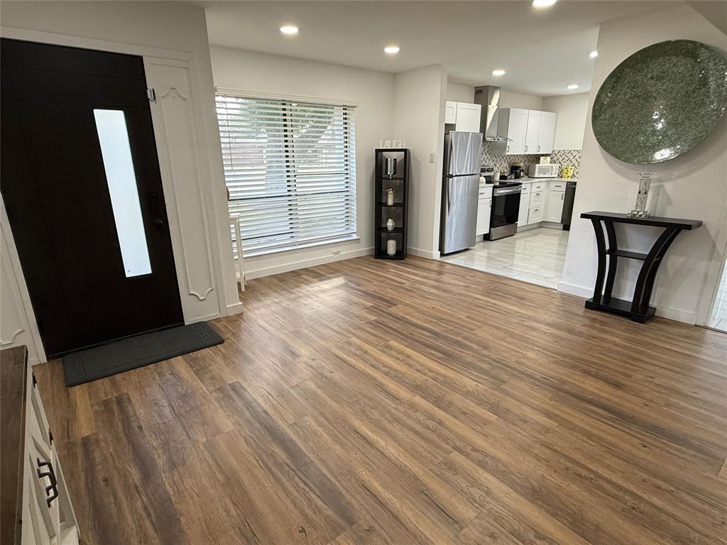 2926 Forest Hills Lane