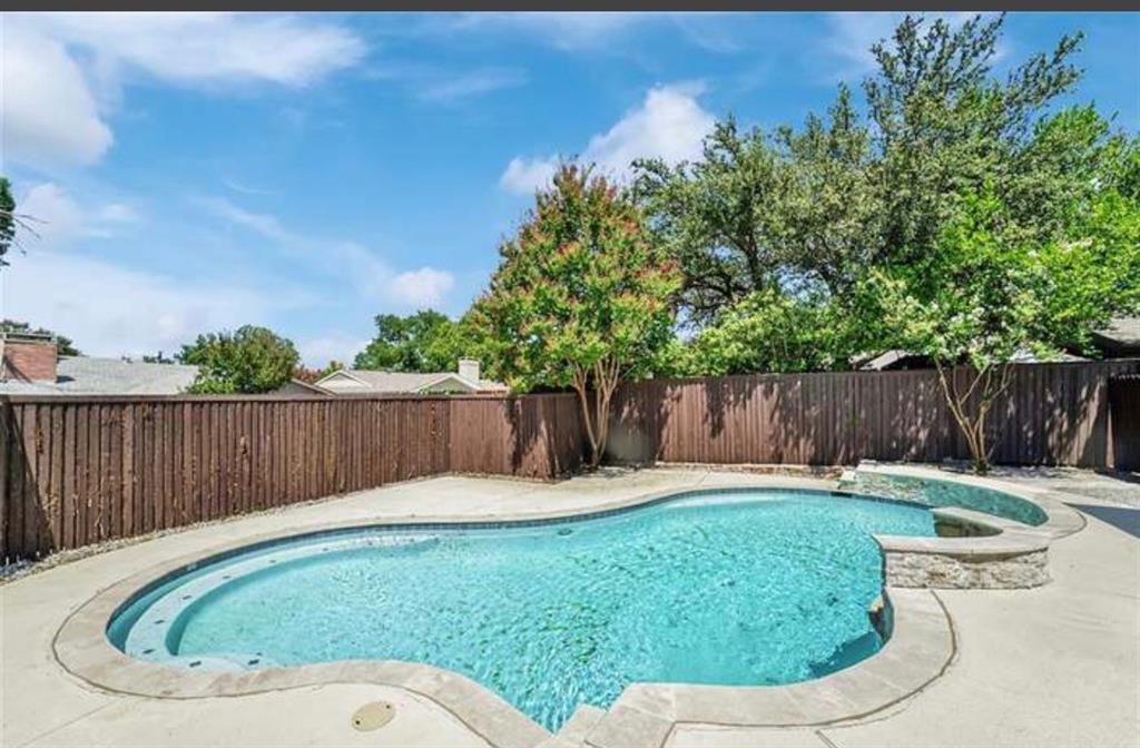 2926 Forest Hills Lane