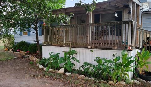Photo of 806 N Fm 1752, Savoy, TX 75479 (MLS # 21247588)