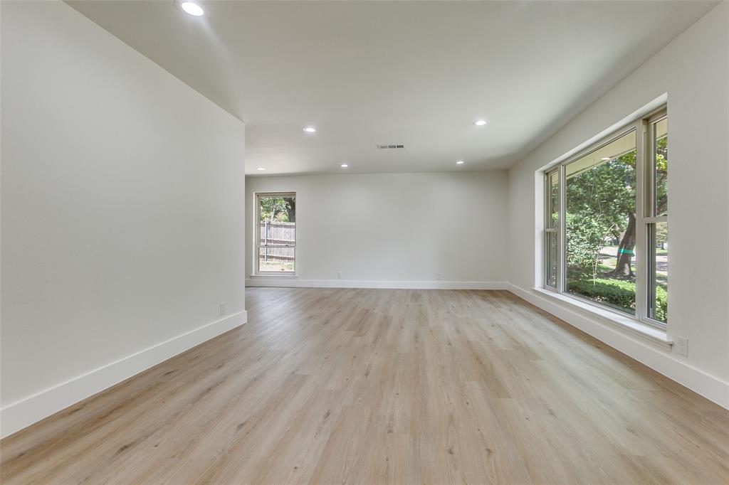 406 Shadywood Lane
