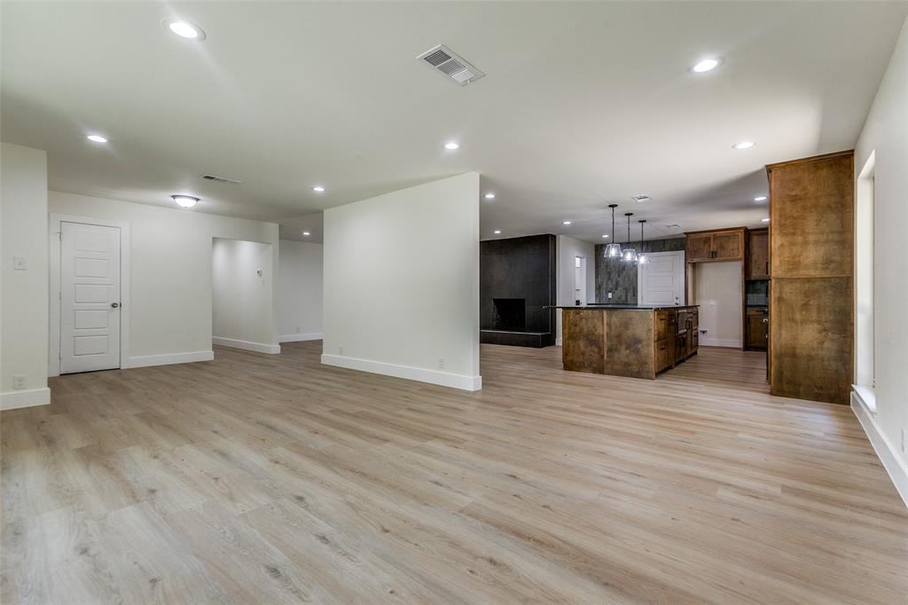 406 Shadywood Lane