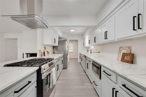 Tiny photo for 713 Kindred Lane, Richardson, TX 75080 (MLS # 21100026)