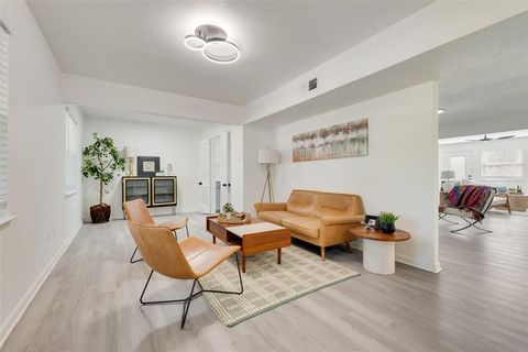 Tiny photo for 713 Kindred Lane, Richardson, TX 75080 (MLS # 21100026)