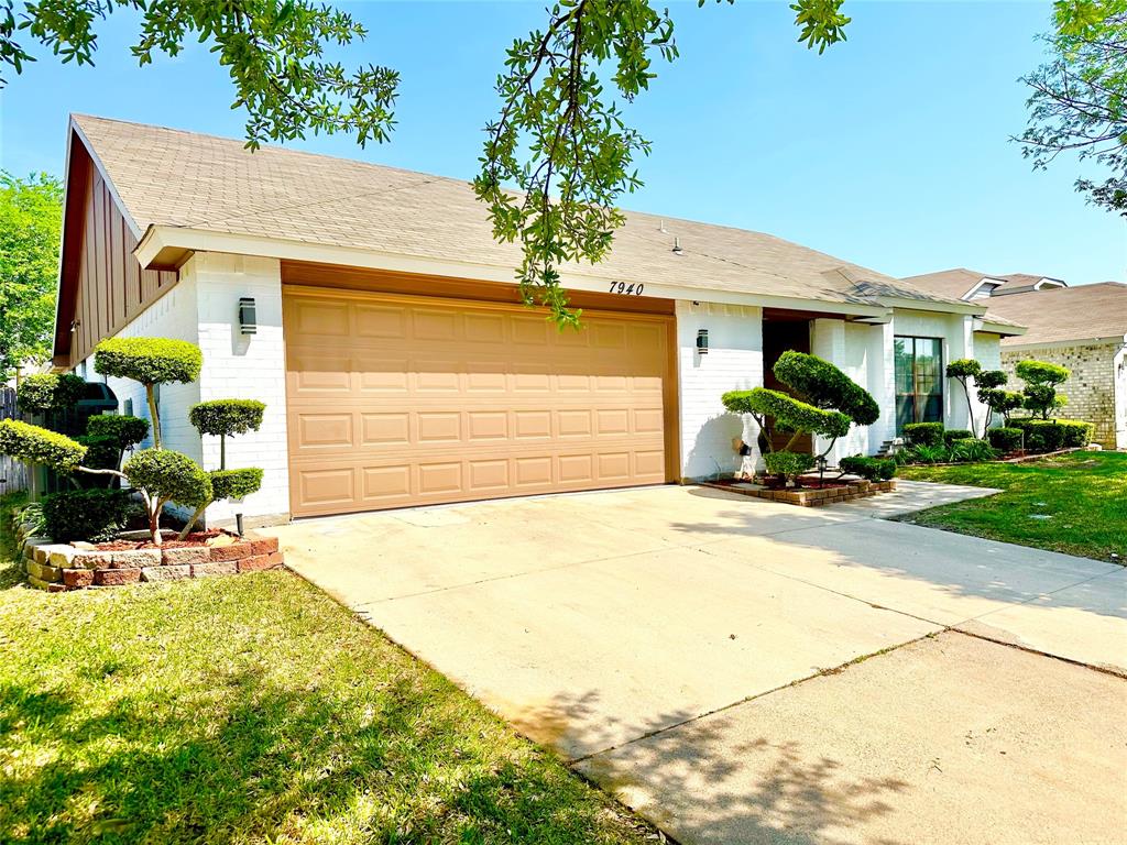 7940 Waterside Trail