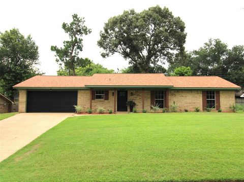 818 E Clinton Athens TX 75751