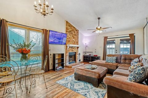 Photo of 744 Lee Street, Mesquite, TX 75149 (MLS # 21199937)