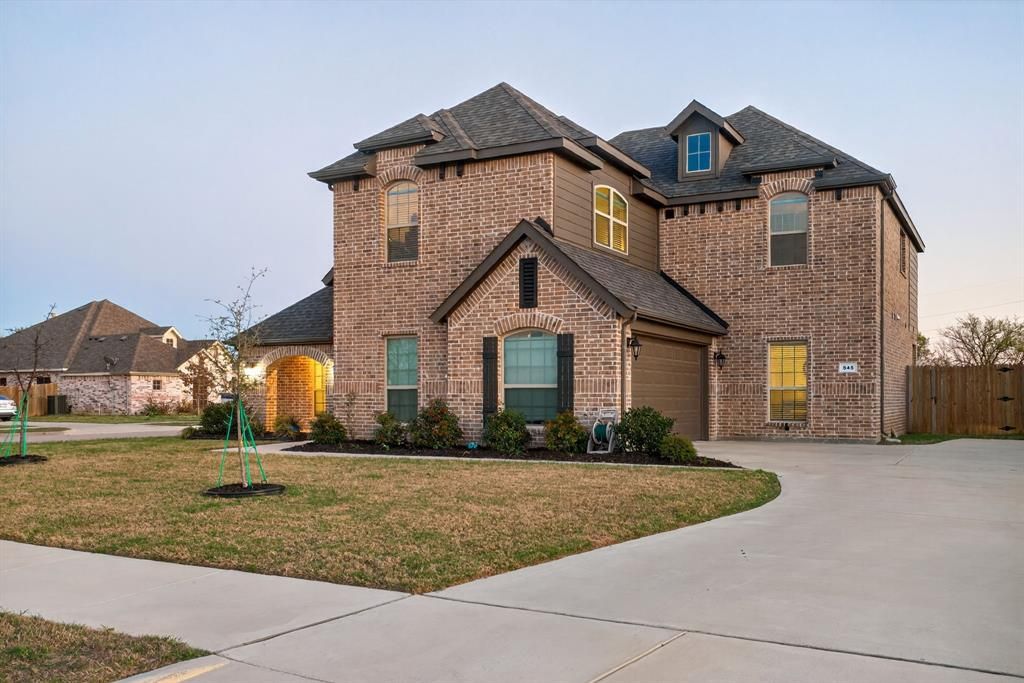 Photo of 545 Clifton Court, Midlothian, TX 76065 (MLS # 21208069)
