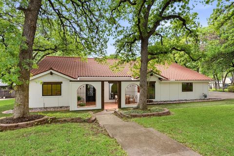 Photo of 621 Overland Trail, Southlake, TX 76092 (MLS # 21239560)