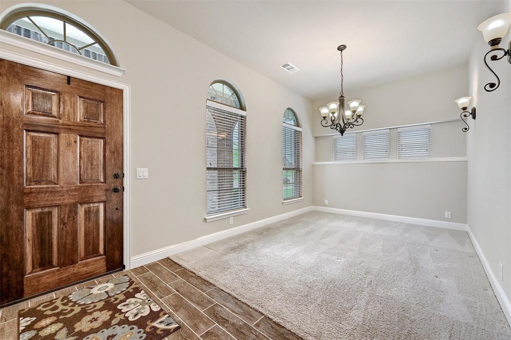 429 W North Creek Drive