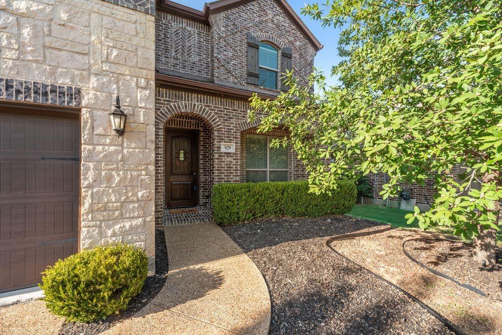 929 Lake Meadow Lane