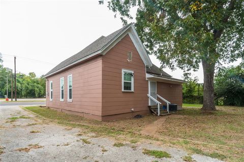 Tiny photo for 416 W Palestine Ave Avenue, Palestine, TX 75801 (MLS # 21197740)