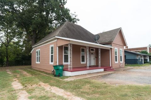 Tiny photo for 416 W Palestine Ave Avenue, Palestine, TX 75801 (MLS # 21197740)