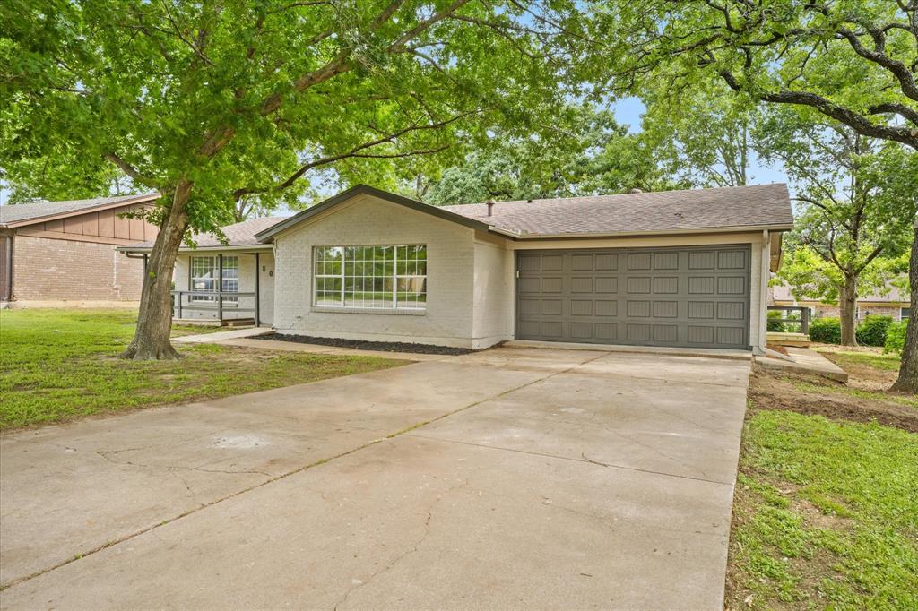 809 W Redbud Drive