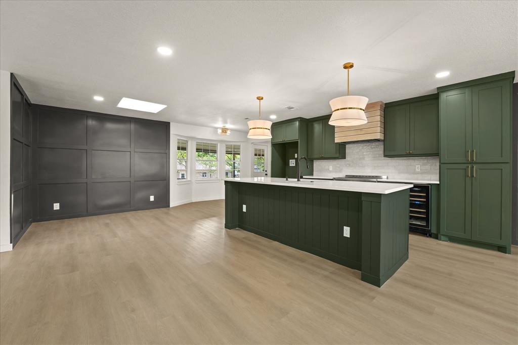 809 W Redbud Drive