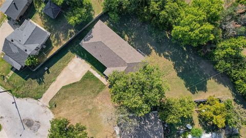 A home in Everman