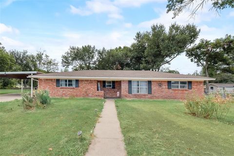 A home in Kerens