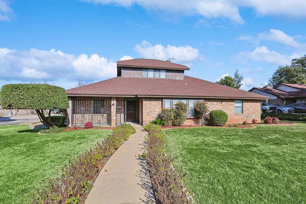 2735 Steamboat Circle
