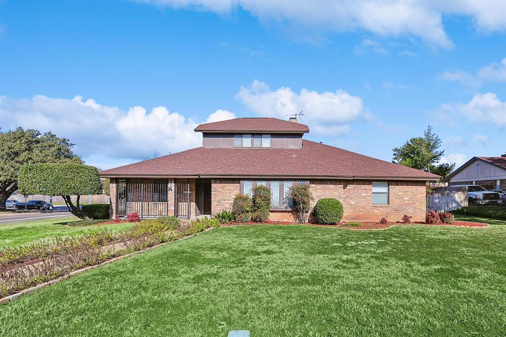 2735 Steamboat Circle