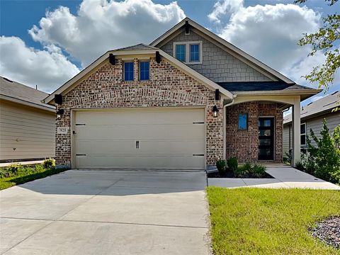 Property photo of 925 King Street, Aubrey, TX 76227