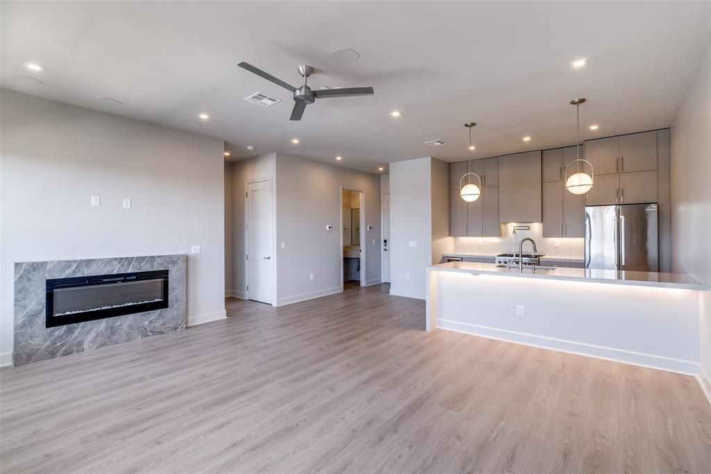 Photo of 1900 S Ervay Street #310, Dallas, TX 75215 (MLS # 21215464)