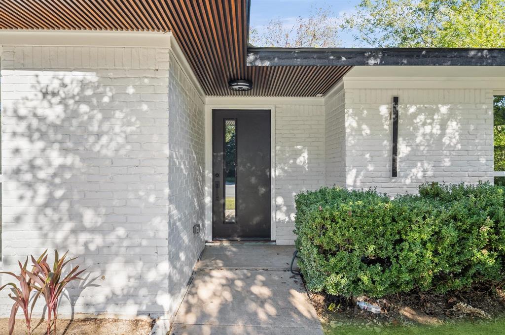 1321 E Windsor Drive
