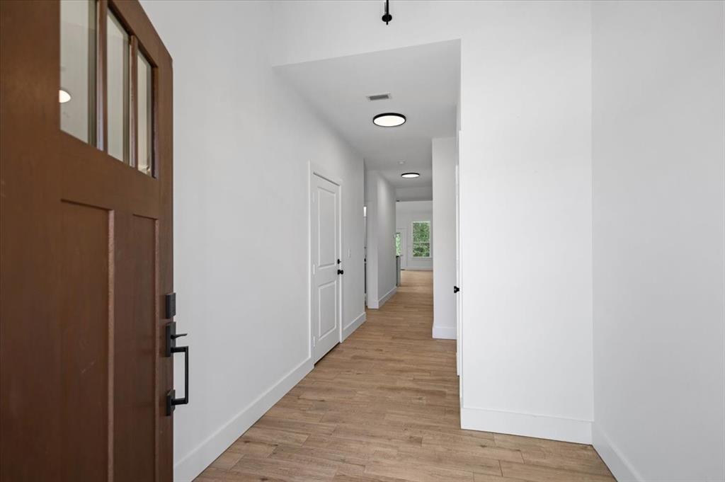 16426 Crossing Circle