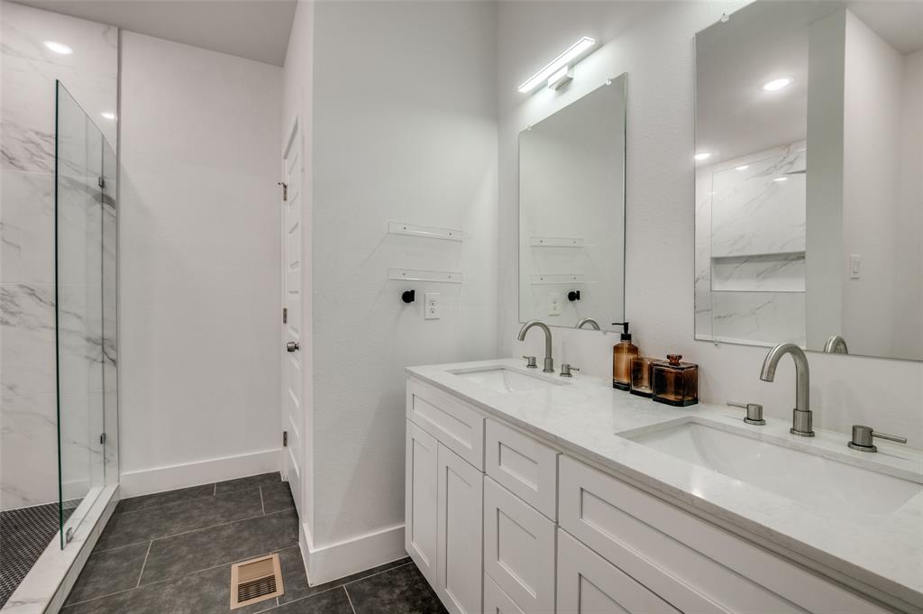 Lincoln Manor - Residential