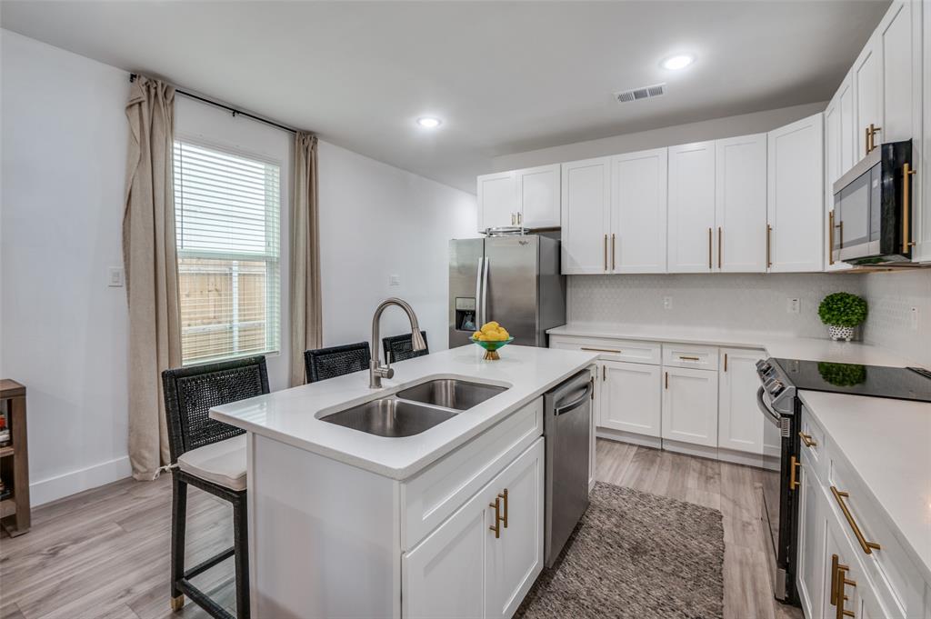 Lincoln Manor - Residential