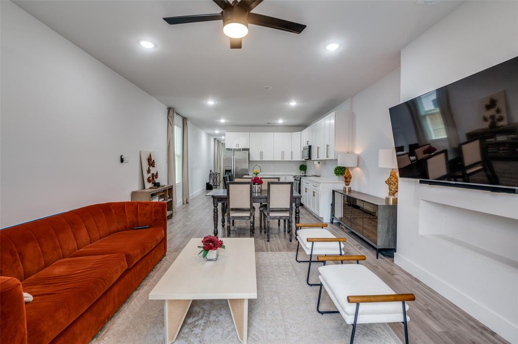 Lincoln Manor - Residential