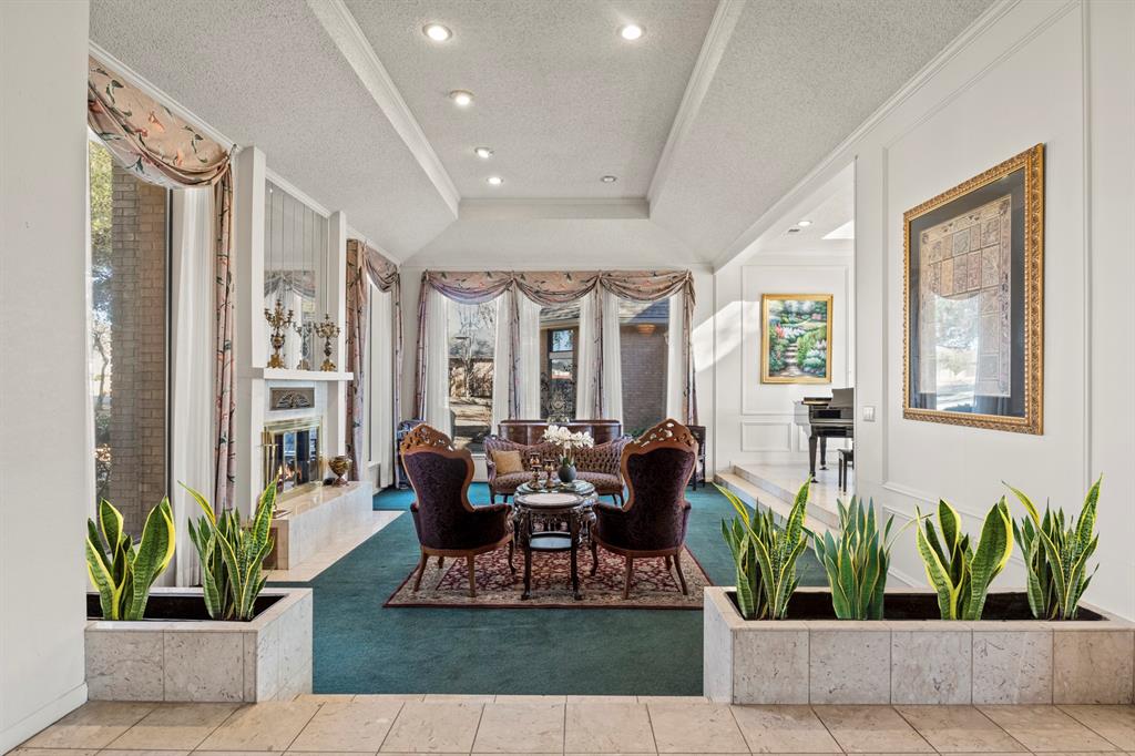 COUNTRY CLUB ESTATES - Residential