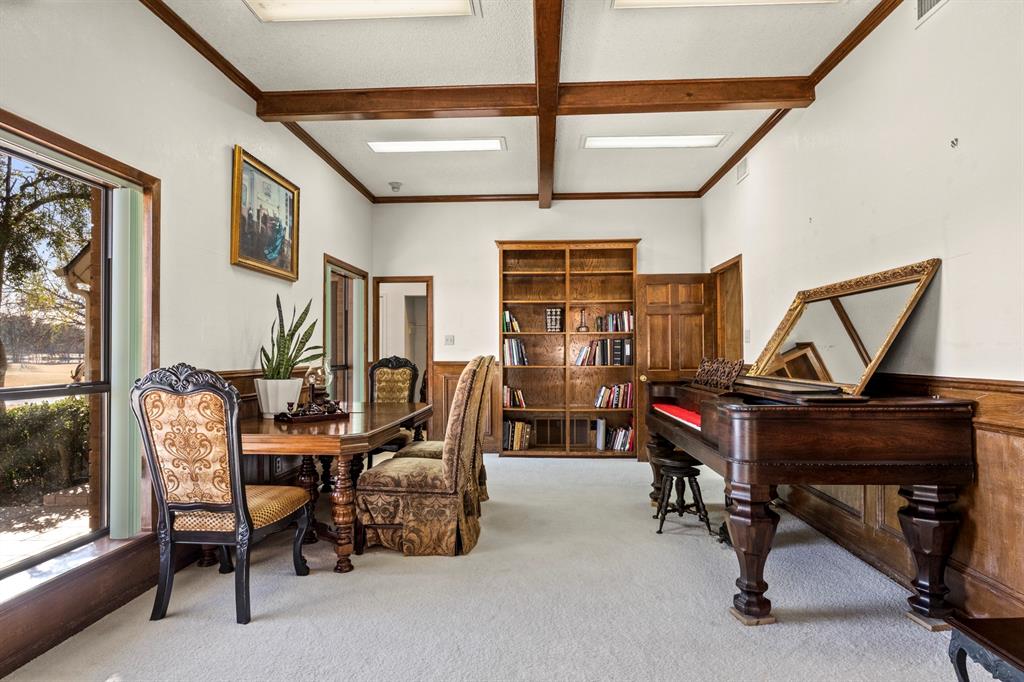 COUNTRY CLUB ESTATES - Residential