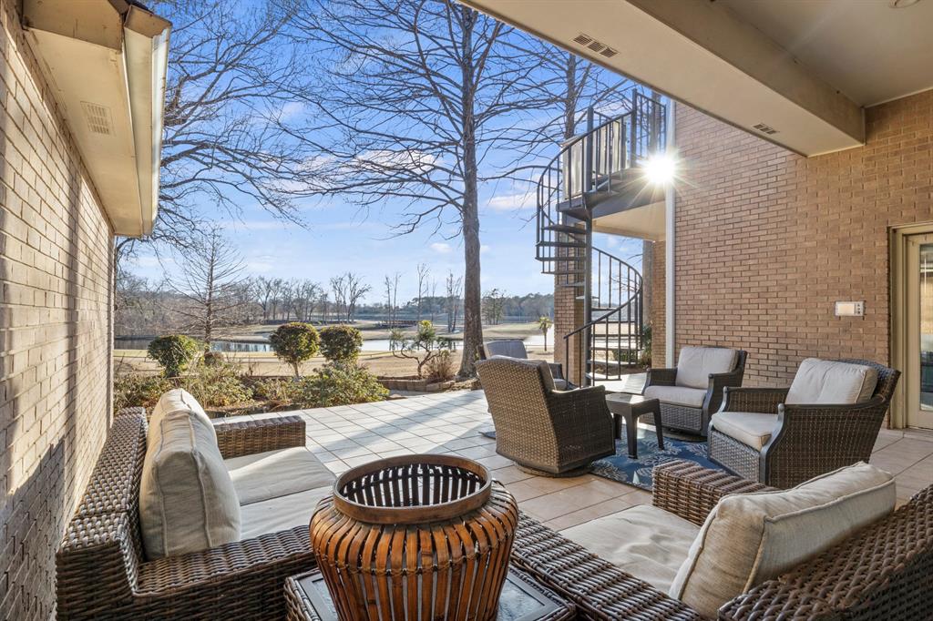 COUNTRY CLUB ESTATES - Residential