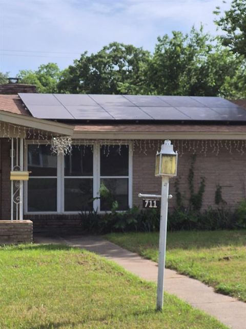 Photo of 711 Cherry Street ST, Ranger, TX 76240 (MLS # 21283485)