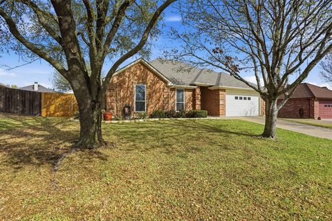 Photo of 1616 Shelley Lane, Cleburne, TX 76033 (MLS # 21205257)