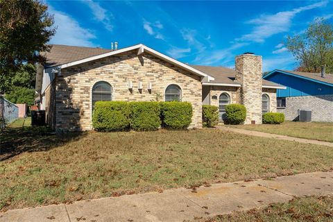 Property photo of 2913 Landershire Lane, Garland, TX 75044