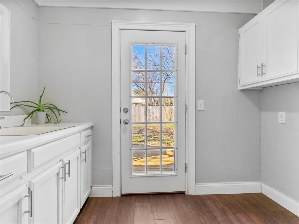 SOUTH HEMPHILL HEIGHTS - Residential