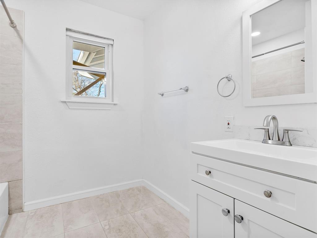 SOUTH HEMPHILL HEIGHTS - Residential