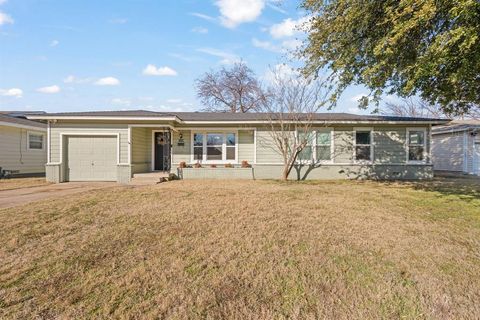 Photo of 5309 Palmer Drive, Haltom City, TX 76117 (MLS # 21166489)