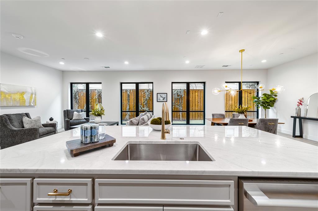 3601 Routh Street 1B