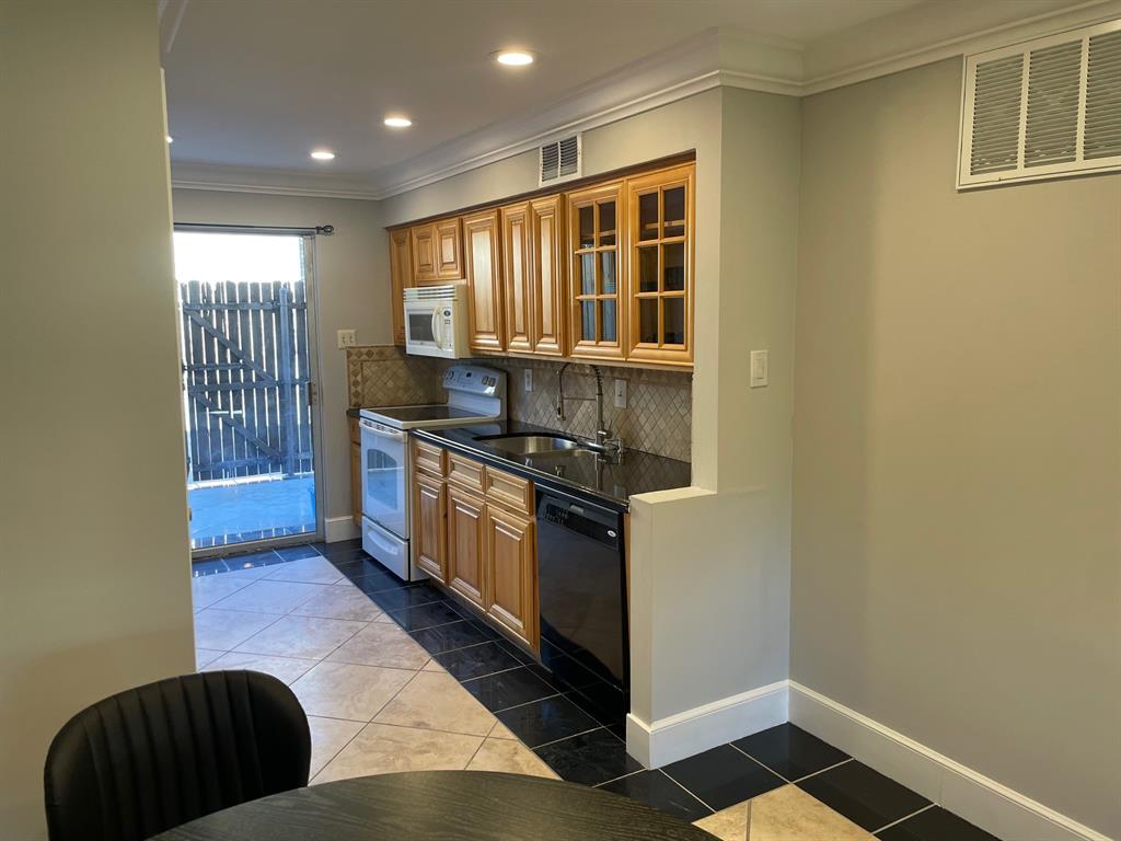 El Camino Real Condo - Residential