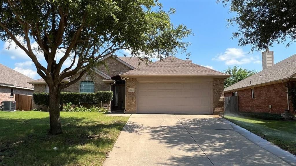 Photo of 5823 Sunny Meadow Lane, Grand Prairie, TX 75052 (MLS # 21348620)