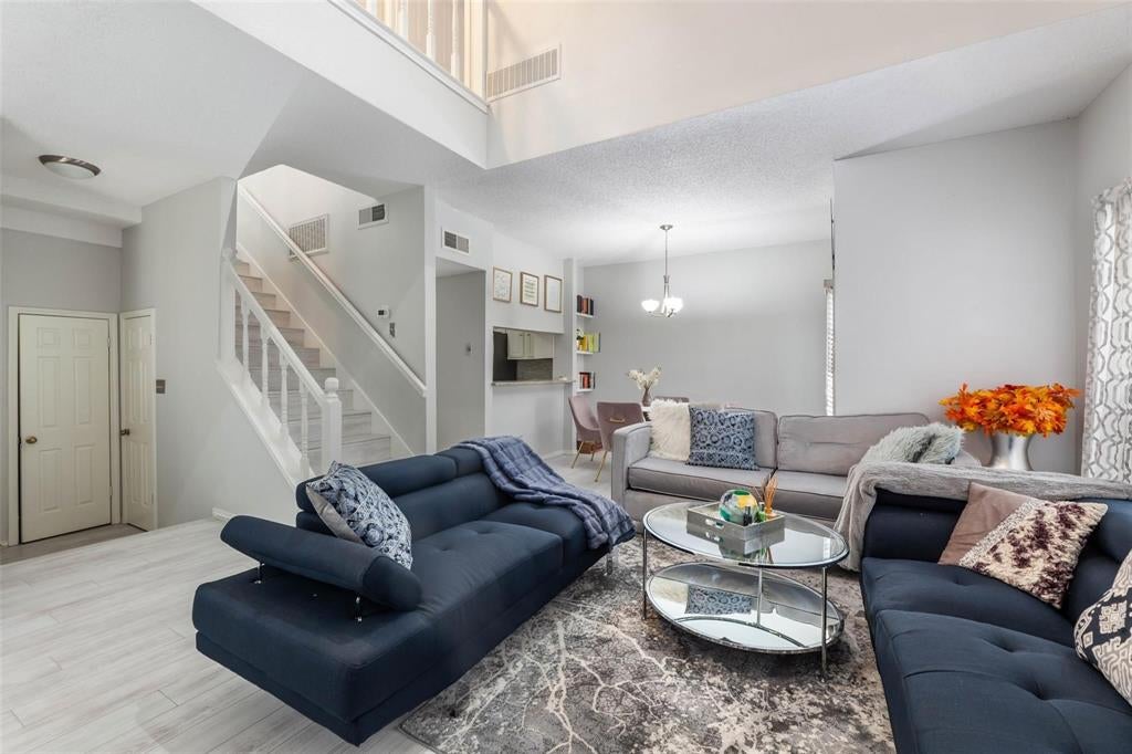 4050 Frankford Road 908